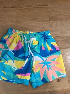 chubbies Tropical Palm Print Swim Trunks in Teal, Yellow, Pink